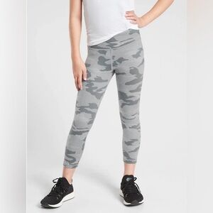 ATHLETA GIRL Chit Chat Capri Legging Pant Camo Print Grey Stretch XXL Size‎ 16
